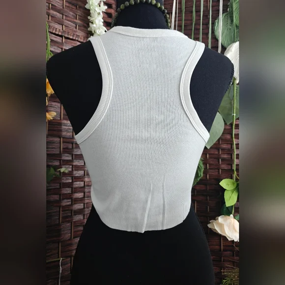 White Cropped/Rib top - Picture 3 of 3